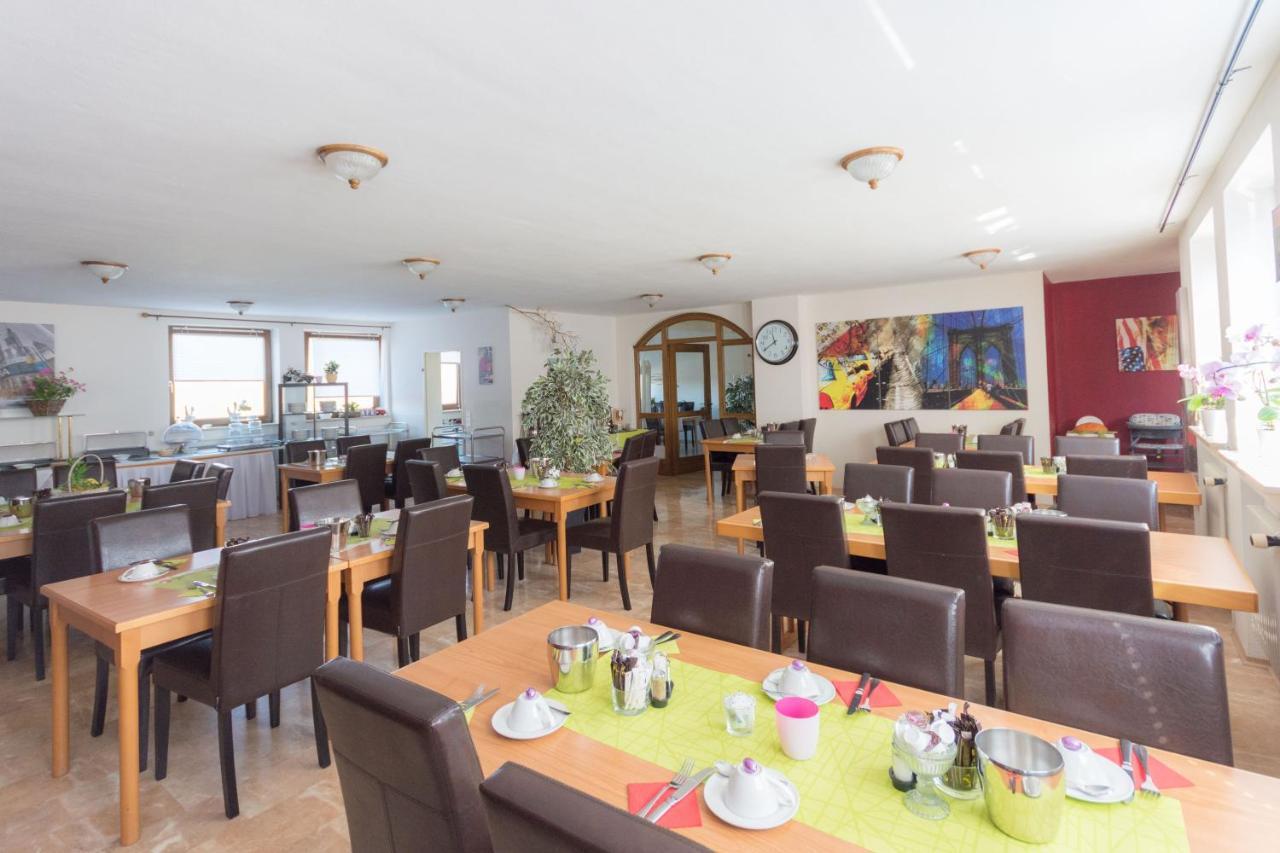 Hotel Bartholomaeus Zeitlarn ภายนอก รูปภาพ