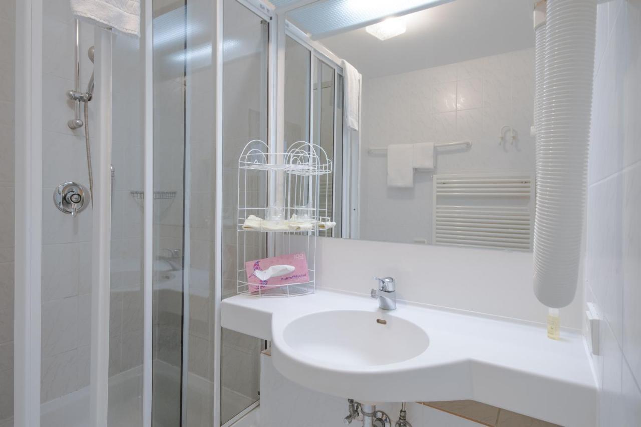 Hotel Bartholomaeus Zeitlarn ภายนอก รูปภาพ
